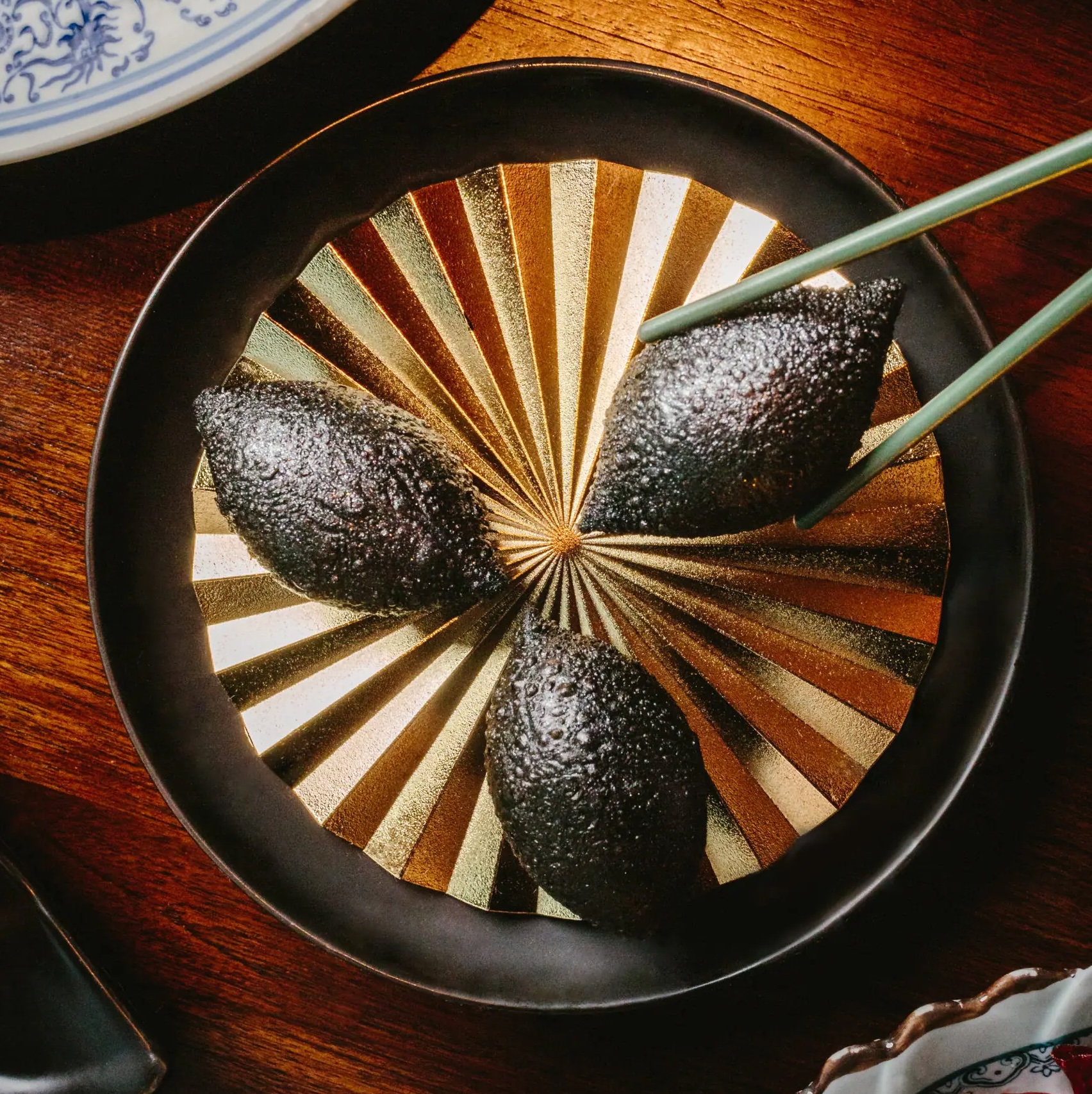 best chinese restaurants in hong kong: Hutong, Elegant Northern Chinese restaurant in Tsim Sha Tsui with dim sum and peking duck