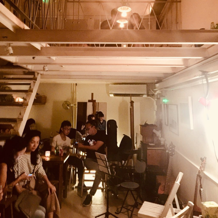 Best Jazz Bars In Hong Kong, Live Jazz, Visage One hair salon, jazz bar, Benky Chan