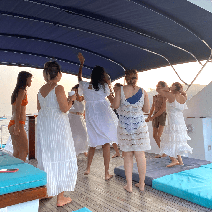 Entourage Yacht Junk Boat Party Hong Kong