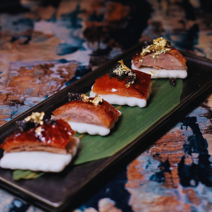 mott 32 peking duck with caviar contemporary duck chinese food central hong kong