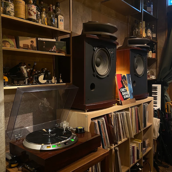 Best Jazz Bars In Hong Kong, Live Jazz, CODA, Japanese Kissaten inspired jazz bar, vinyl listening bar